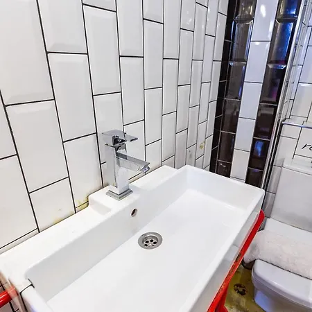 Cozy Studio Apartment Conveniently Located Near Popular Attractions In Beyoglu Istambul