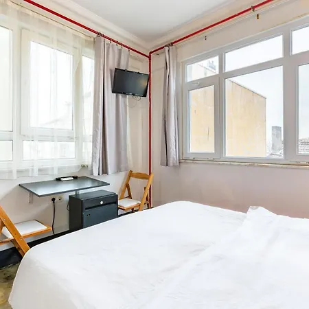 Cozy Studio Apartment Conveniently Located Near Popular Attractions In Beyoglu *