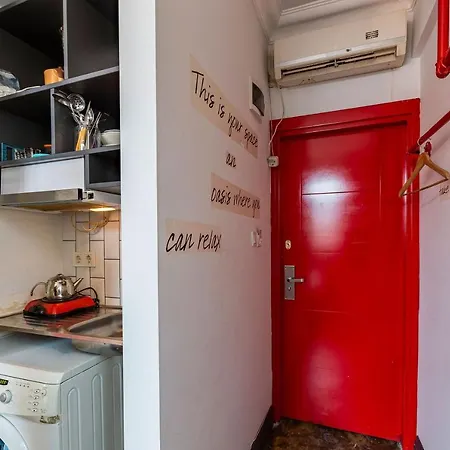 Cozy Studio Apartment Conveniently Located Near Popular Attractions In Beyoglu * 이스탄불