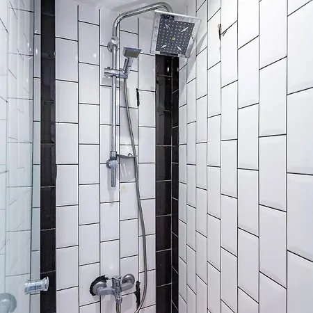 Cozy Studio Apartment Conveniently Located Near Popular Attractions In Beyoglu 아파트 *