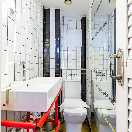 Apartment Cozy Studio Apartment Conveniently Located Near Popular Attractions In Beyoglu *
