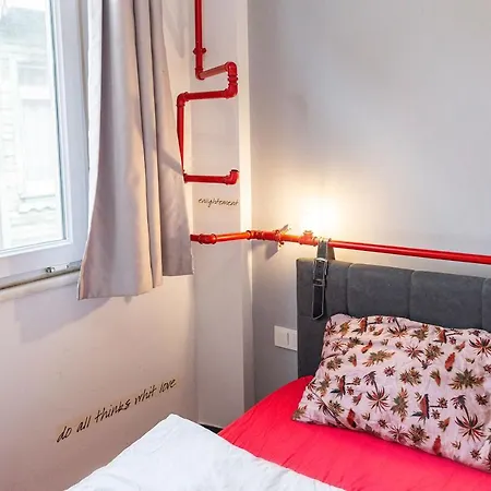 Cozy Studio Apartment Conveniently Located Near Popular Attractions In Beyoglu Apartment *