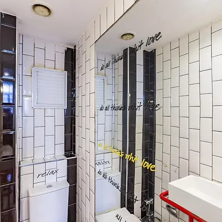 Cozy Studio Apartment Conveniently Located Near Popular Attractions In Beyoglu Apartment Istanbul